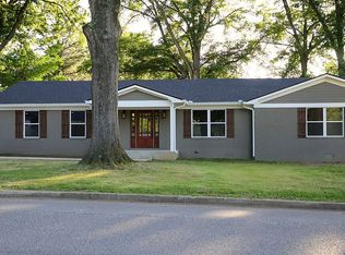 1300 Sunny Dr, Trenton, TN 38382