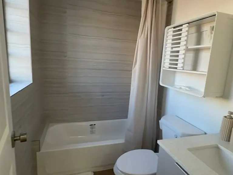 1619 Jefferson Ave #8 — Photo 5