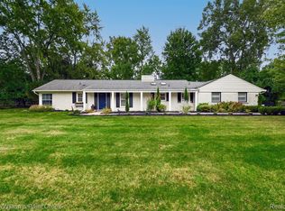 1909 Marie Cir, Bloomfield Hills, MI 48302