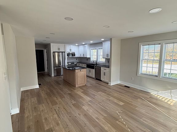 2nd image of 4464 Westover Dr