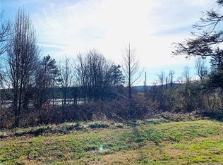 154 Fates Cir, Flat Rock, NC 28731