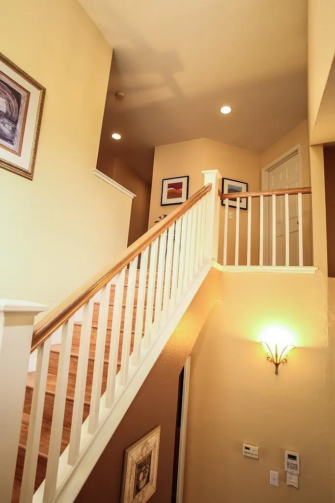 3 bed, 2.5 bath, 1538 sqft, $4,200 — Photo 4