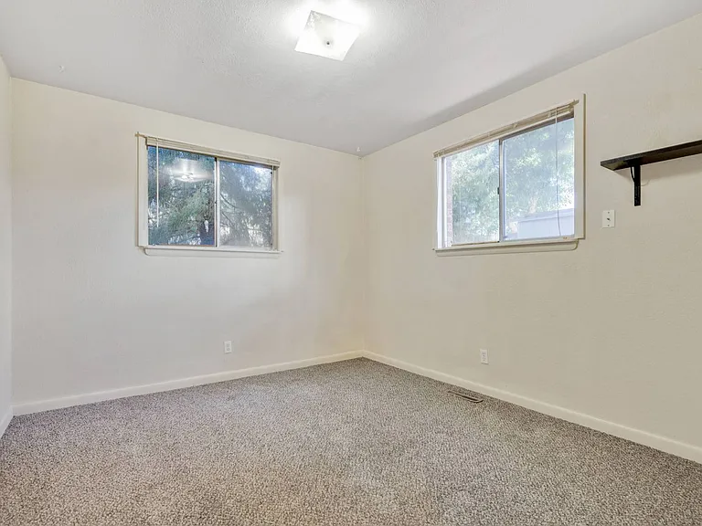2108 Applewood Rd — Photo 29
