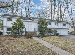 36 Yellow Brick Rd, Wayne, NJ 07470
