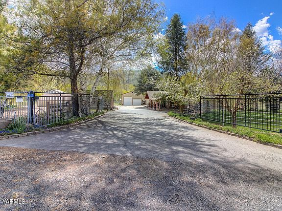 2nd image of 1260 Burbank Creek Rd