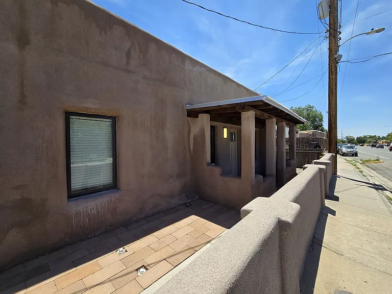 1708 Paseo De Peralta — Photo 9