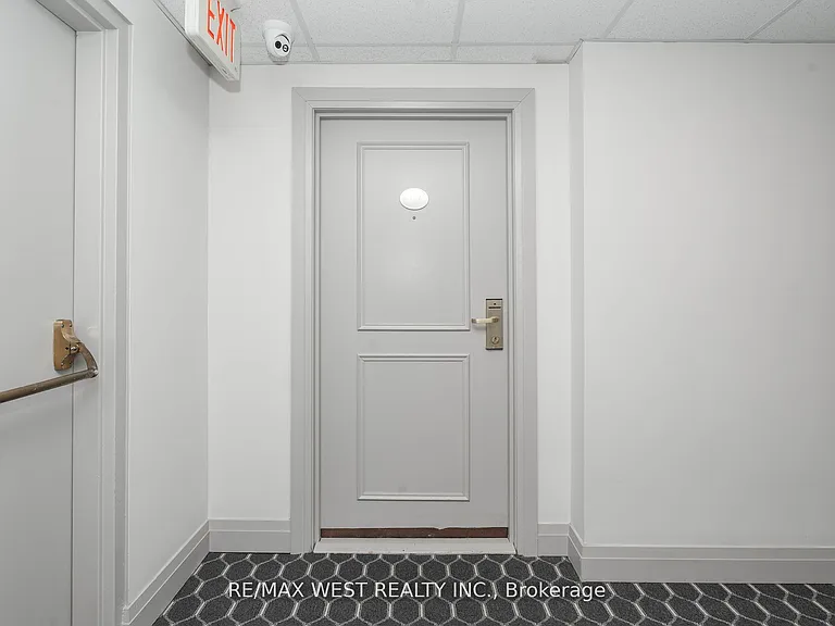 2737 Keele St #817 — Photo 4