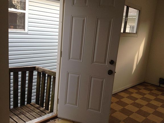 5th image of 630 Grant St