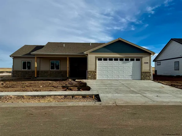 2305 Ledoux Dr, Cheyenne, WY 82007