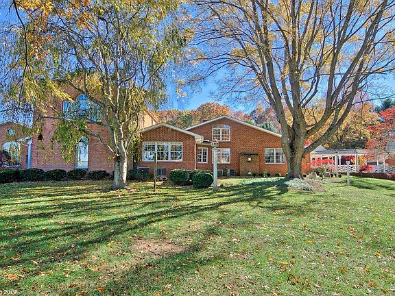 3rd image of 2257 Lubna Dr