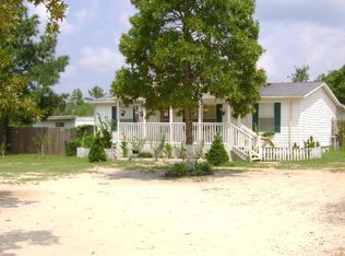 90 Sunnyside Dr, Box Springs, GA 31801