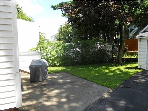 4th image of 67 Boutwell St #1