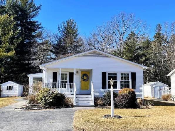 46 Country Dr, Bridgewater, MA 02324