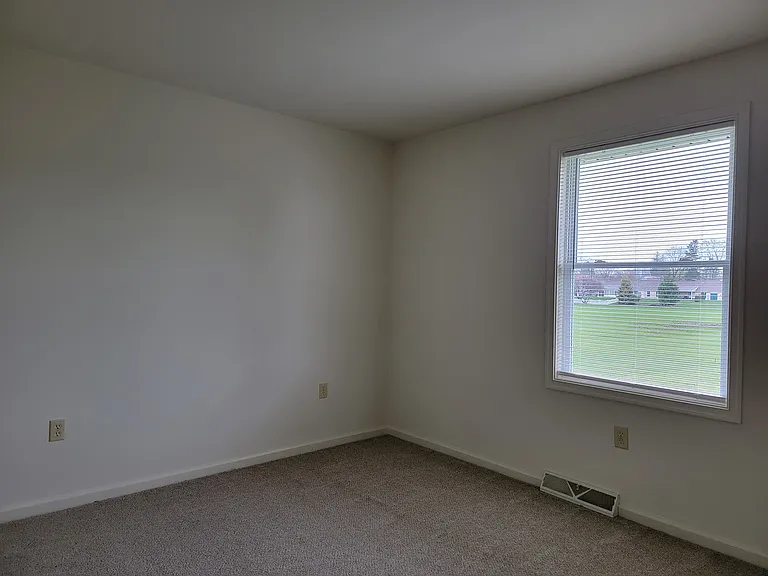 3 Abbey Ln — Photo 10