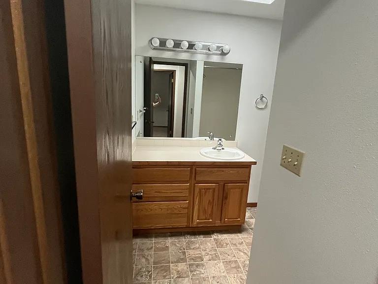 9711 N Indian Trail Rd — Photo 13