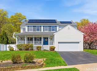 9 Clairmont Circle, Groton, CT 06355