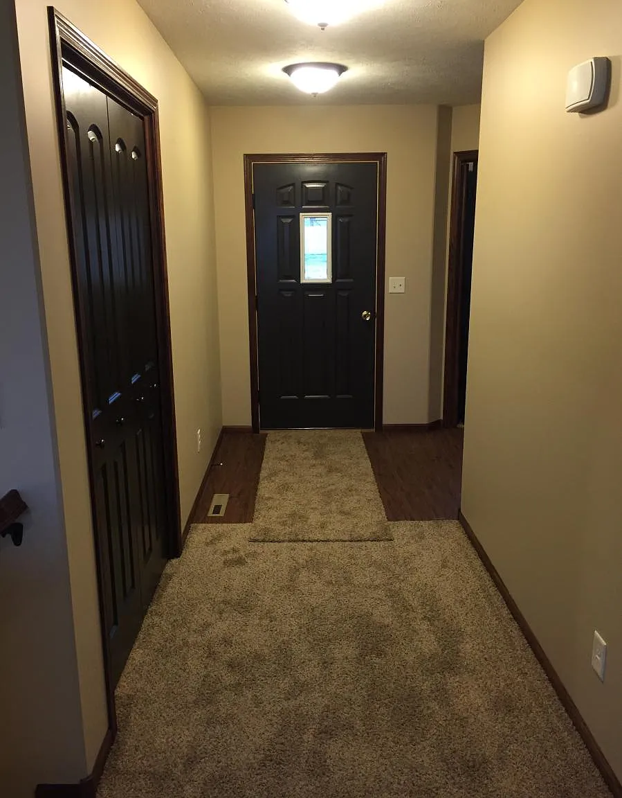 4 bed, $2,100 — Photo 2