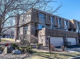 10346 Berkshire Rd, Bloomington, MN 55437