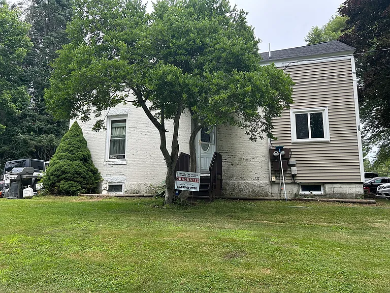 19 Frost Hill Ave #A — Photo 1