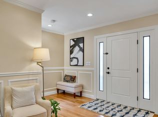 50 Rowe St #2, Auburndale, MA 02466