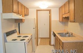 5th image of 209 Lakewood Ct APT 1