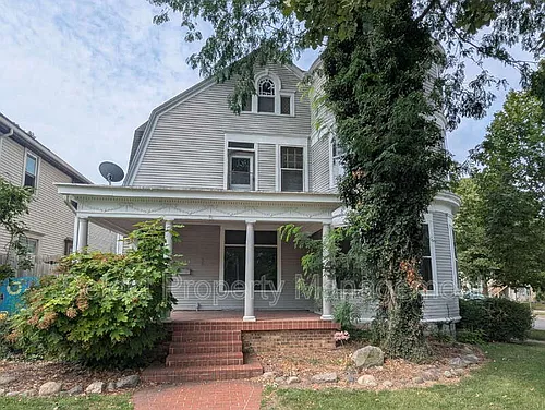 1025 Crescent Ave Photo 1