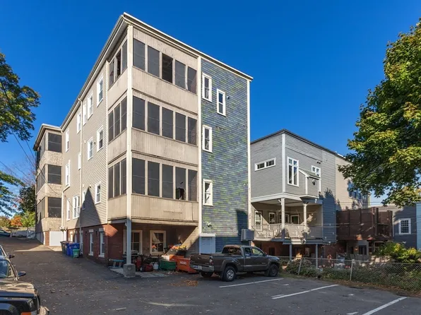 52-54 North St, Boston, MA 02127