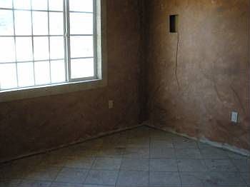 3rd image of 10100 Sylvandale Ave
