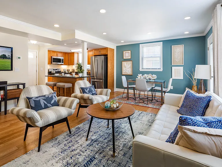 Hancock Village — Photo 412