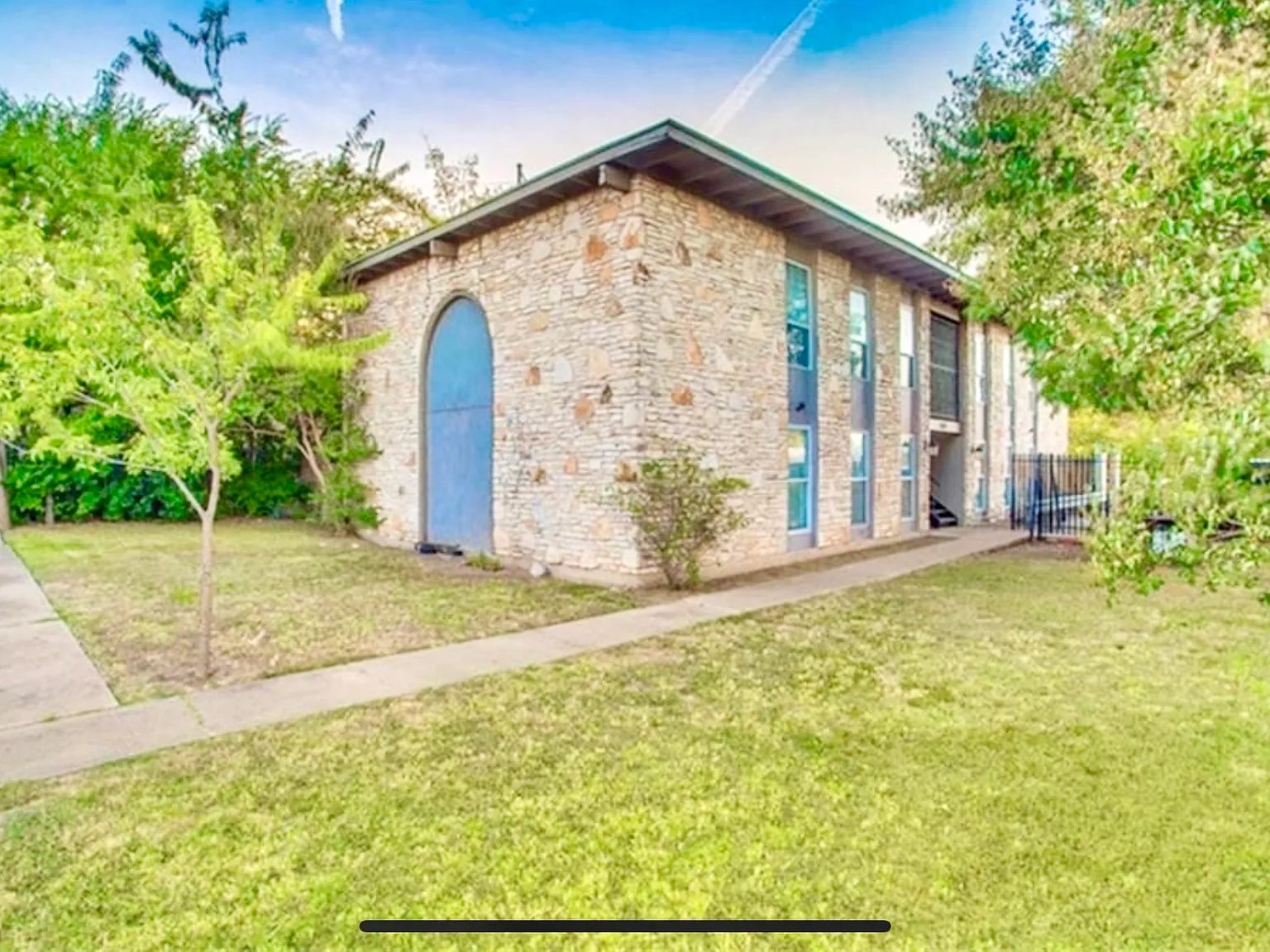 2 bed, 1000 sqft, $1,290 — Photo 2