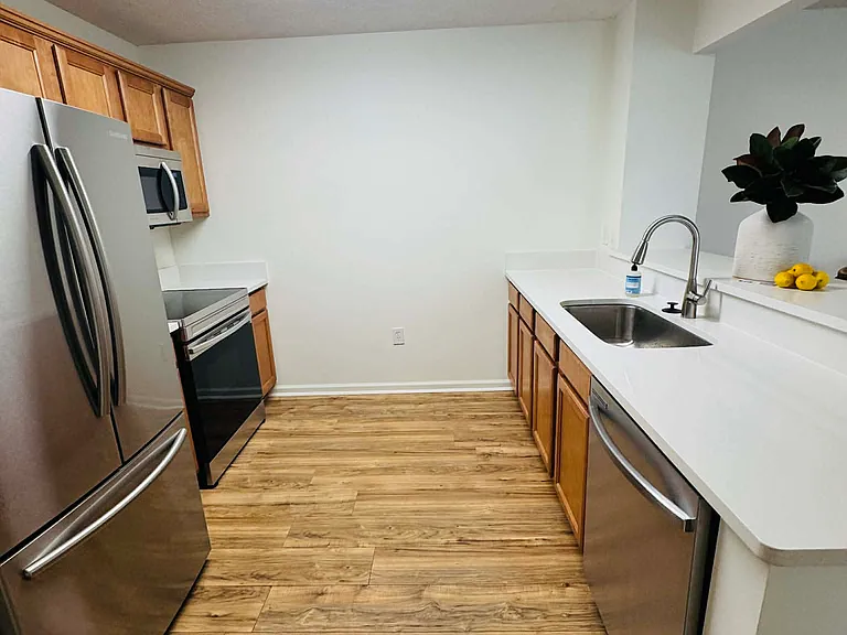 340 N Donahue Dr #A103 — Photo 12