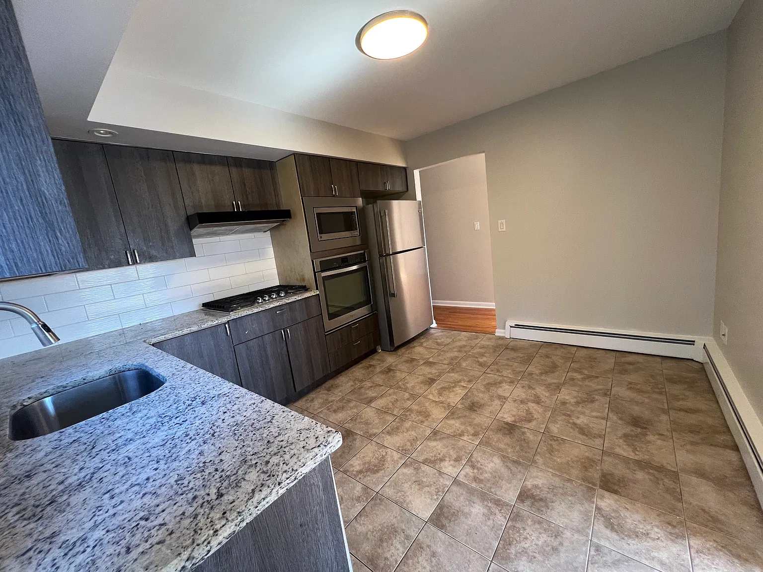 3 bed, $2,975 — Photo 2