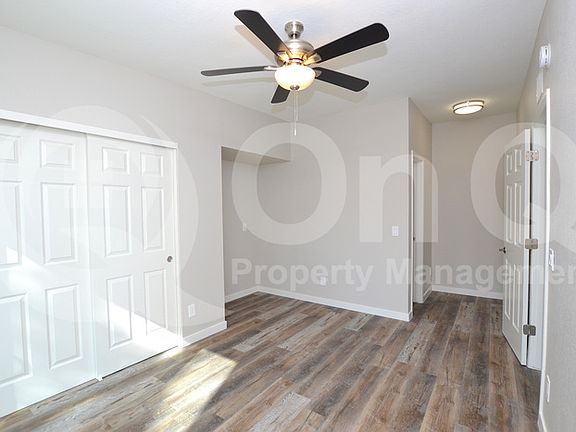 4th image of 2807 E Paradise Ln Unit 24