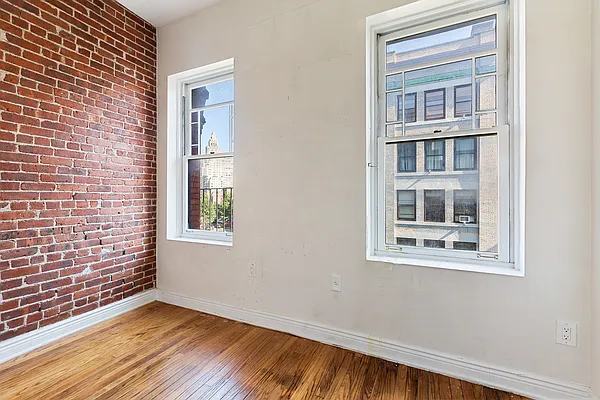 Rented by MNS | media 7