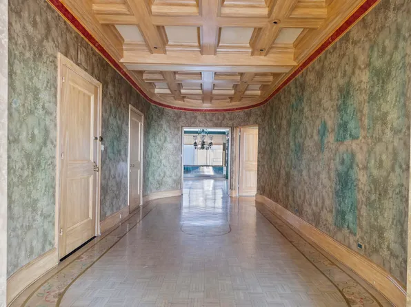 150 Central Park South image 19 of 20