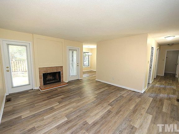 3rd image of 4928 Pine Cone Dr