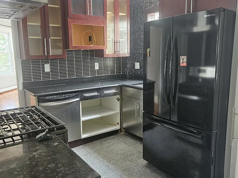 14 Hillside St #7 — Photo 7