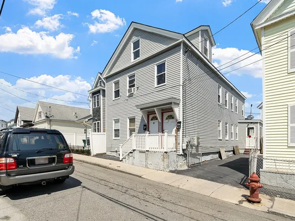 24-26 Abbott St, Lowell, MA 01852