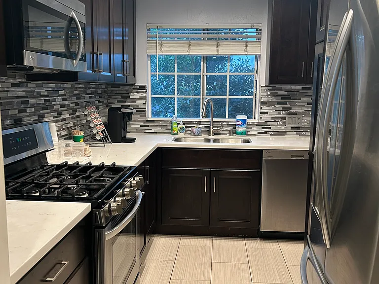 219 S Redwood Ave #6 — Photo 10