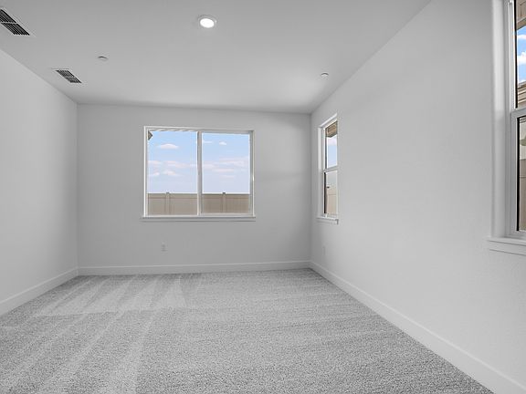 Roxbury 1251 B 5