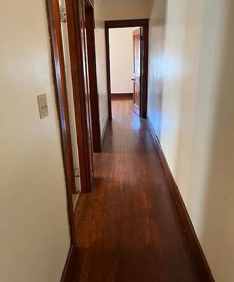 910 Bowen St — Photo 7
