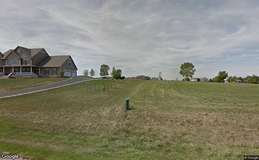 1st image of 31-12 Medinah Dr