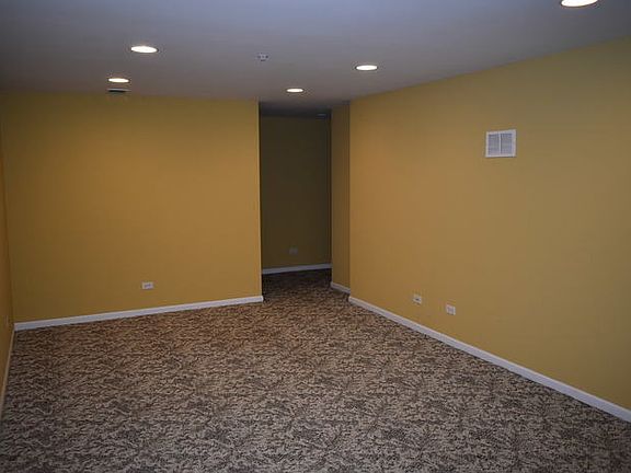 2nd image of 2148 Yale Cir