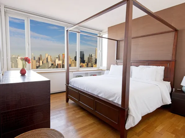 635 West 42nd Street 40D image 2 of 24
