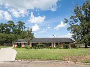 2080 Higgins Cir, Beaumont, TX 77706