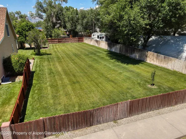 144 W 2nd St, Parachute, CO 81635