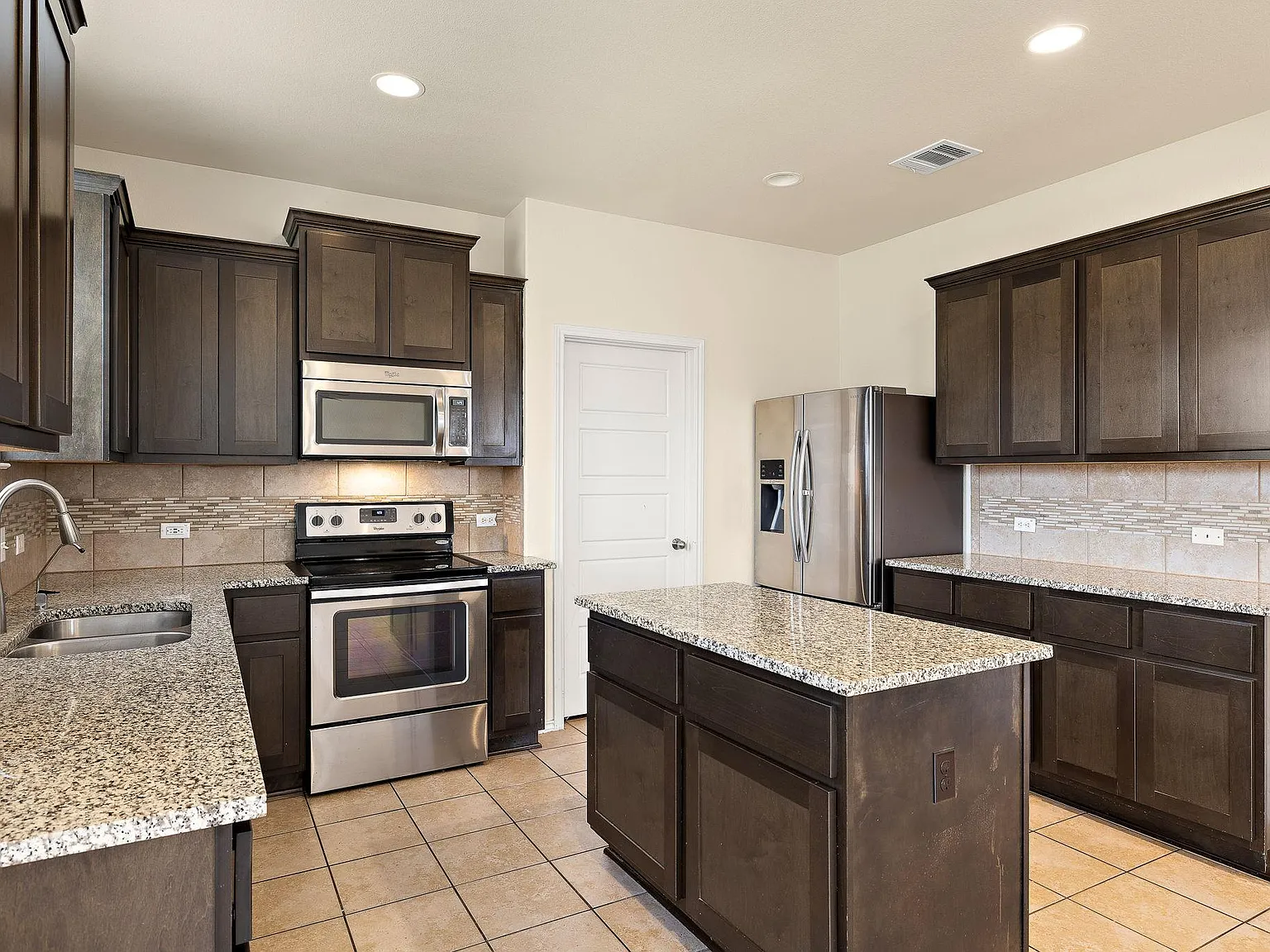 4 bed, 2.5 bath, 2420 sqft, $2,500 — Photo 1