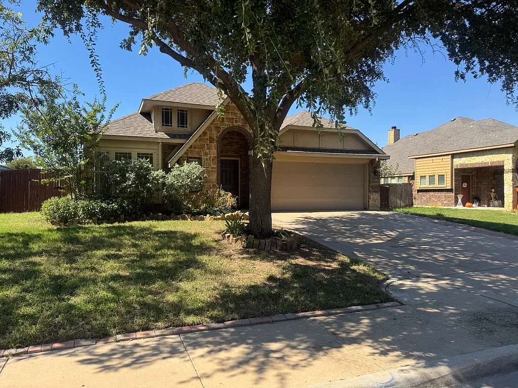 4 bed, 2088 sqft, $2,500 — Photo 2