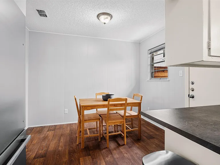 2203 Ventura Dr #B — Photo 10