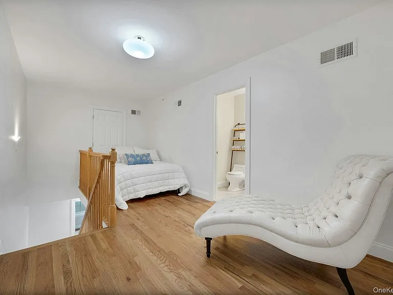 142 Brook St #B — Photo 21